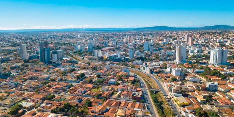 Visão aérea da cidade de Montes Claros, Minas Gerais.