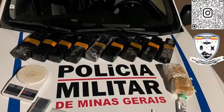 Homem com passagens por tráfico, roubo e homicídio é preso após a PM encontrar drogas na casa dele, em Montes Claros