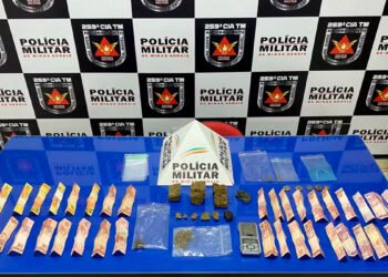 Homem é preso com drogas após denúncias de que ele estaria traficando em condomínio