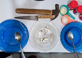 Local usado para preparo de drogas é identificado pela Polícia Civil em Januária; três homens foram presos