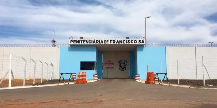 Morte de preso encontrado com ferimentos no abdômen na Penitenciária de Francisco Sá é apurada