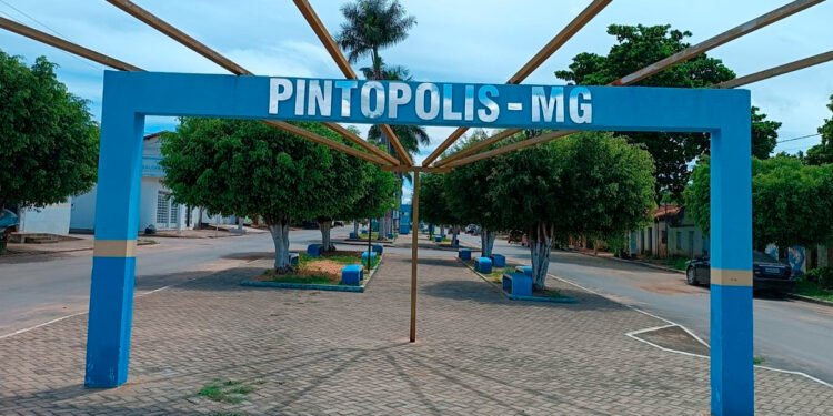 Ex-prefeito de Pintópolis entra na mira da Justiça por fraude em licitação