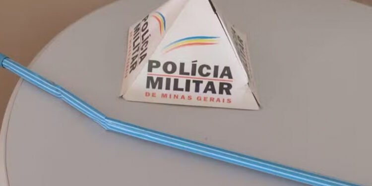 Homem surdo foge ao agredir irmã com cabo de rodo e ameaçá-la com faca após ela gesticular que chamaria polícia em Riachinho