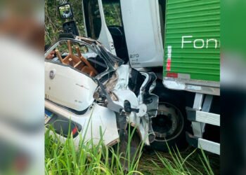 Três pessoas morrem em gravíssimo acidente entre carro e caminhão na BR-040 em Paracatu