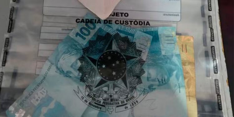 Insatisfeito com valor que receberia por serviço prestado, ajudante agride homem e rouba dinheiro em Unaí