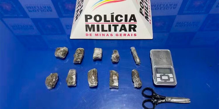 PM prende homem após informações de que ele fazia o delivery de drogas em Pirapora