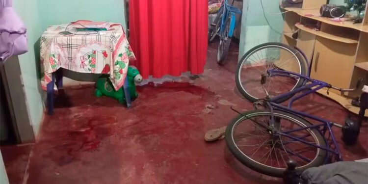 Homem é preso após agredir a companheira a marretadas dentro de casa em Espinosa