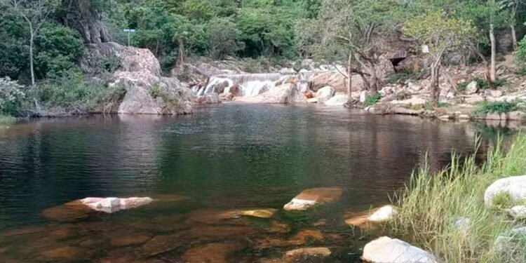 Adolescente de 16 anos morre afogado em cachoeira em Serranópolis de Minas