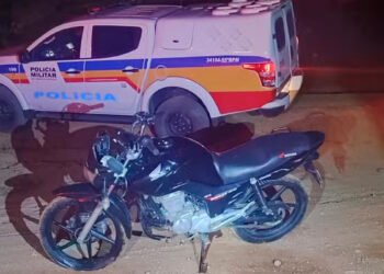 Moto furtada enquanto dono assistia jogo de futebol é recuperada pela Polícia Militar de Várzea da Palma