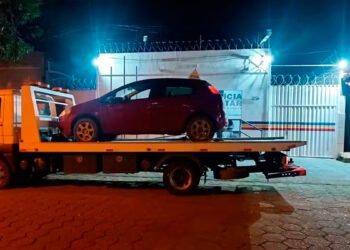 Motorista com suspeita de embriaguez é preso ao dirigir fazendo zigue-zague em avenida de Virgem da Lapa