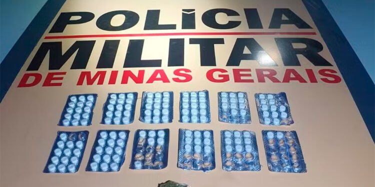 Motorista é preso com rebite ao fazer ultrapassagem proibida e quase atingir cones que sinalizavam blitz da polícia em Montes Claros