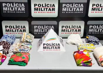 Mulher pega roupas na condicional em Araçuaí, entra em ônibus para BH e acaba presa por estelionato em Padre Paraíso