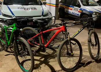 Homem entrega filhos à PM após eles fugirem de abordagem para apurar furto de bicicletas em Arinos
