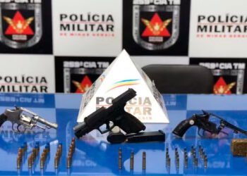 Polícia apreende armas e drogas com suspeitos que estariam planejando ataque a desafetos em Pirapora