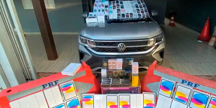 iPhones, iPads e perfumes: PRF de Luizlândia do Oeste (JK) apreende R$ 300 mil em produtos contrabandeados
