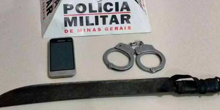 Suspeito de homicídio é preso em mata após ser perseguido por quase 24 horas pela polícia, na zona rural de Verdelândia