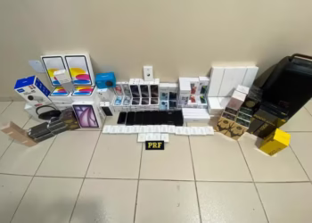 PRF apreende produtos eletrônicos avaliados em R$ 300 mil em fiscalização na BR-365