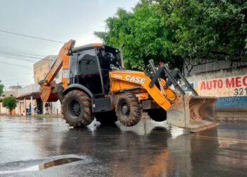 Crianças de 6 e 11 anos que estavam de bicicleta ficam feridas em acidente com trator em Montes Claros