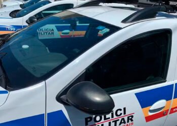 Homem é encontrado morto com faca cravada no peito após desentendimento por causa de um sofá, em Unaí