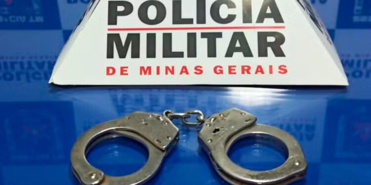 Homem é preso por descumprir medidas judiciais de afastamento, violação de domicílio e stalking em Pirapora