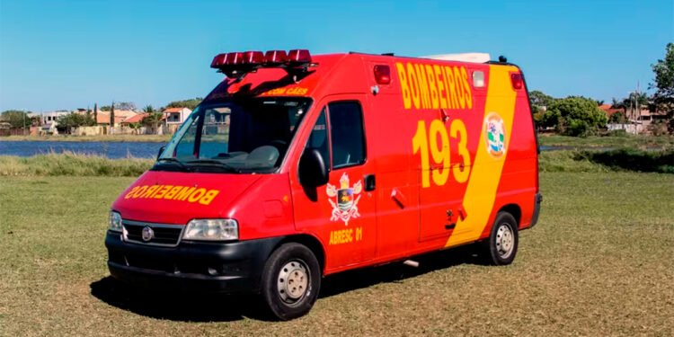 Jovem de 18 anos entra em rio para nadar com amigos e morre afogado em Coronel Murta