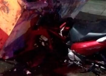 Jovem inabilitada bate moto em caçamba e morre em Janaúba