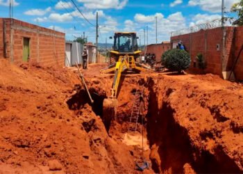 Soterramento deixa um trabalhador morto e dois feridos em Montes Claros