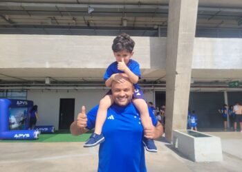 Torcida do Cruzeiro corneta arbitragem no Brasileiro e mostra confiança na Copa do Brasil