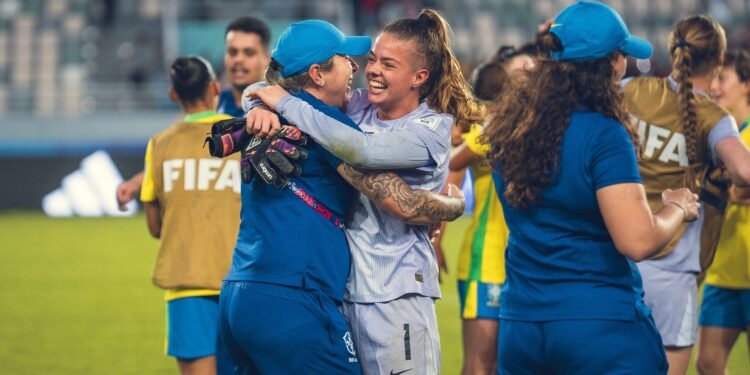 Web vai à loucura com goleira do Corinthians na Copa do Mundo sub-17: ‘Insuperável’