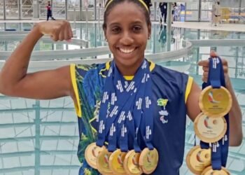 Ana Soares, atleta paralímpica de Jesuânia, destaca trajetória e conquistas na natação