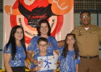 Sapucaí-Mirim festeja conclusão do PROERD e reitera compromisso triplo com a segurança da juventude
