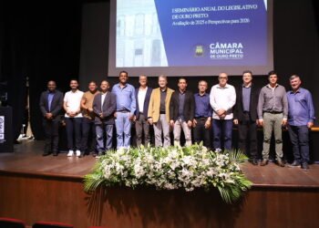 Em seminário em Ouro Preto, Durval Ângelo fala sobre parceria, fiscalização, democracia e controle