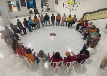 Dança Circular promove integração e bem-estar em ação do CRAS em Bueno Brandão