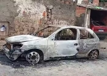 Incêndio criminoso destrói casa e veículos em Cambuquira após briga