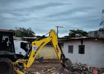 Demolição da antiga Casa Lar abre espaço para construção da nova Secretaria de Desenvolvimento Social em São Gonçalo do Sapucaí