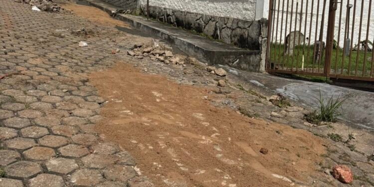 Prefeitura realiza reparos em vias após danos causados pelas chuvas em Conceição da Barra de Minas