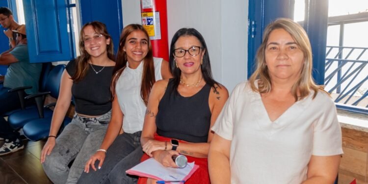 Projeto “Vivendo a Democracia” leva alunos à Câmara e fortalece educação cidadã em Liberdade