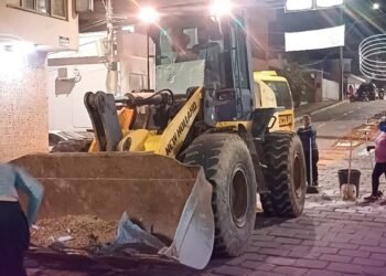 Prefeitura realiza limpeza das vias após procissões de Corpus Christi em Carmo do Rio Claro