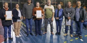 Alfenas entrega 136 escrituras a famílias de sete bairros